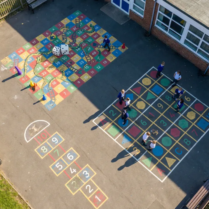 نقش محیط فیزیکی حیاط مدرسه در کاهش پرخاشگری و افزایش نشاط